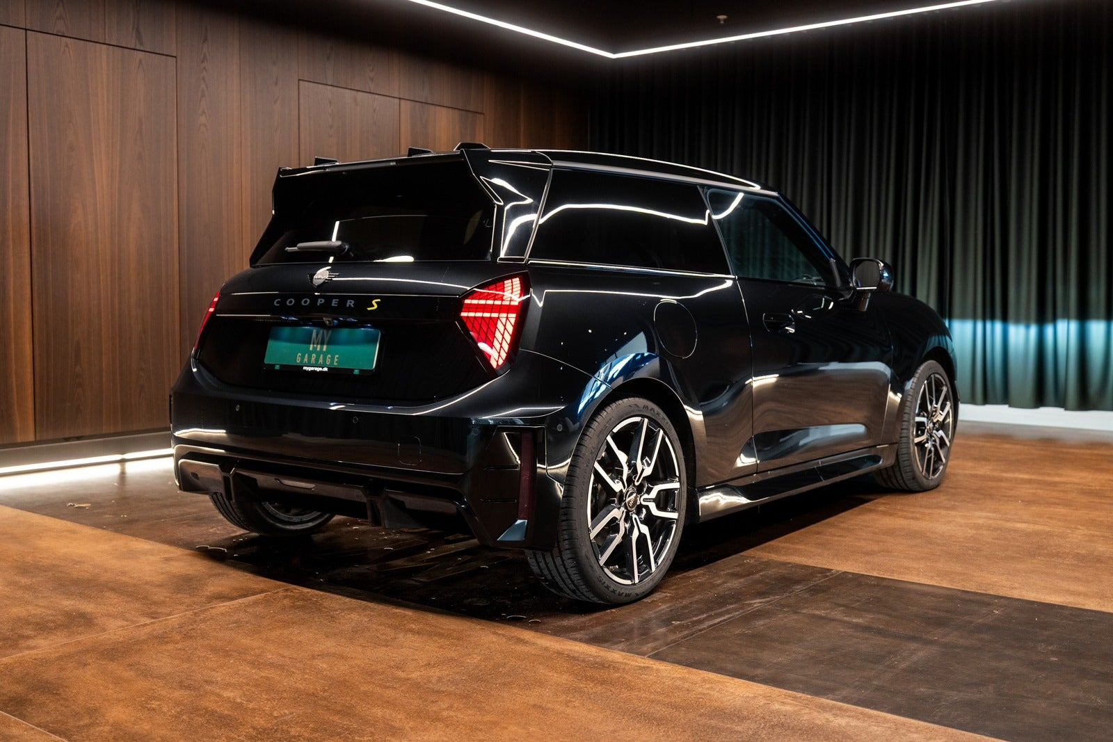 Sort Mini Cooper SE fra 2025