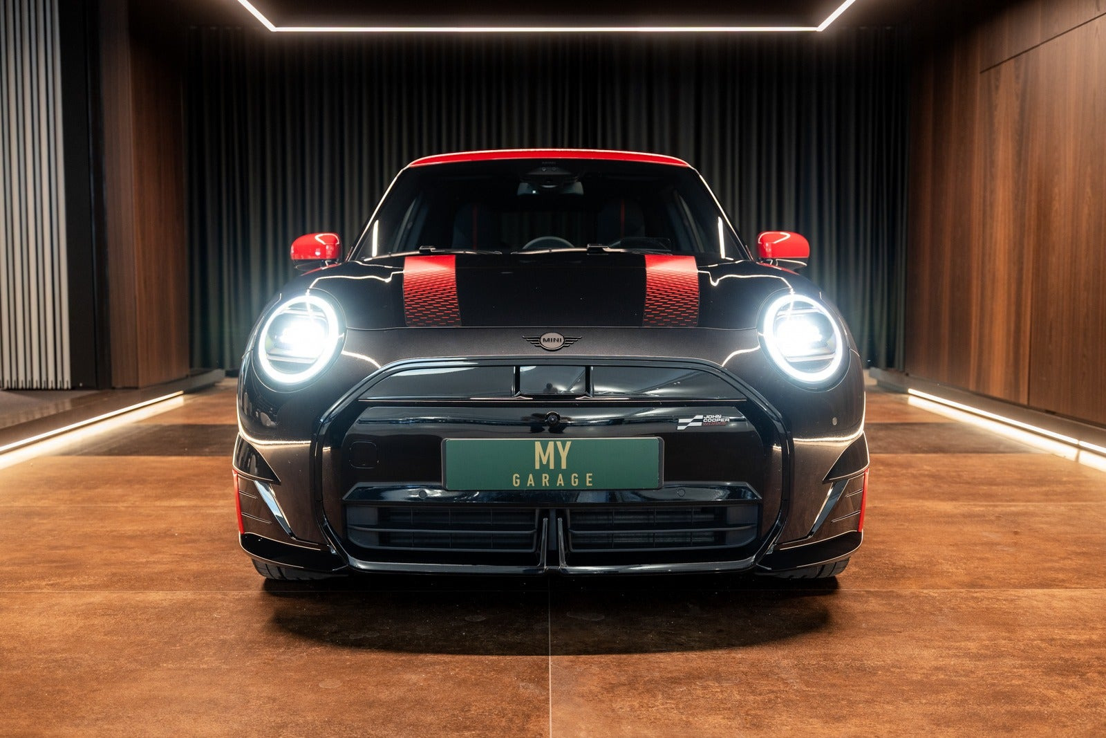 Sort Mini Cooper E fra 2025
