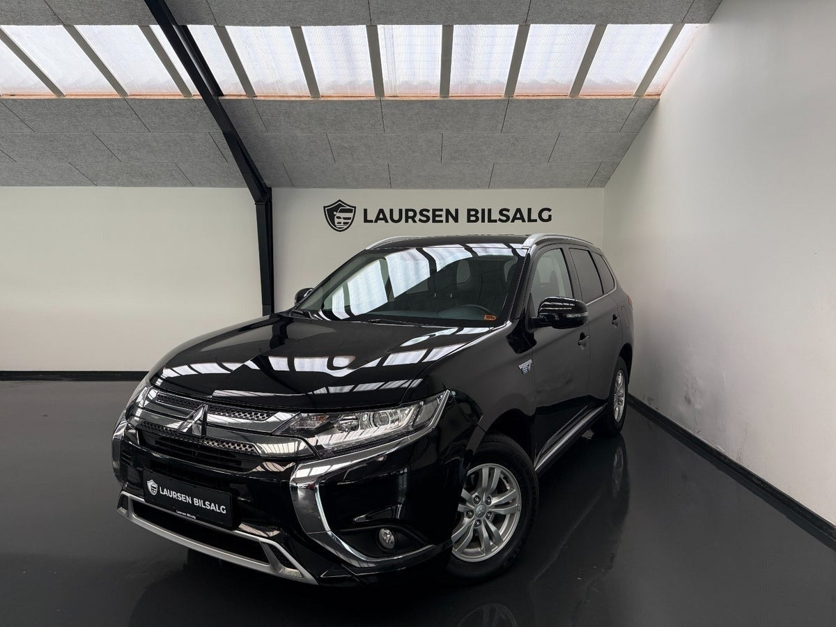 Mitsubishi Outlander 2,4 PHEV Invite CVT 4WD