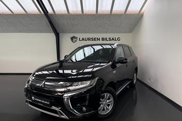 Mitsubishi Outlander 2,4 PHEV Invite CVT 4WD