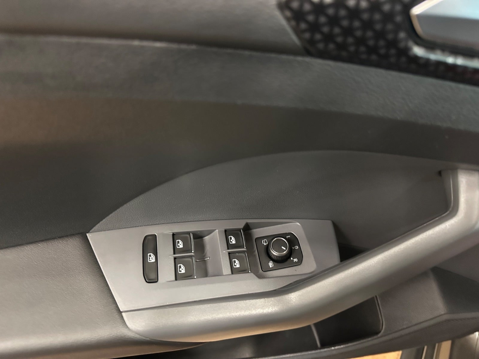 Grå VW T-Cross fra 2021