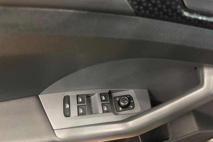Grå VW T-Cross fra 2021