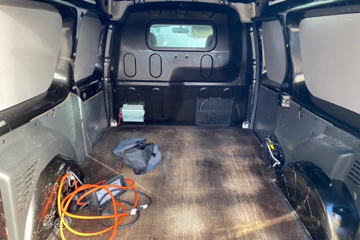 Sort Renault Kangoo fra 2019