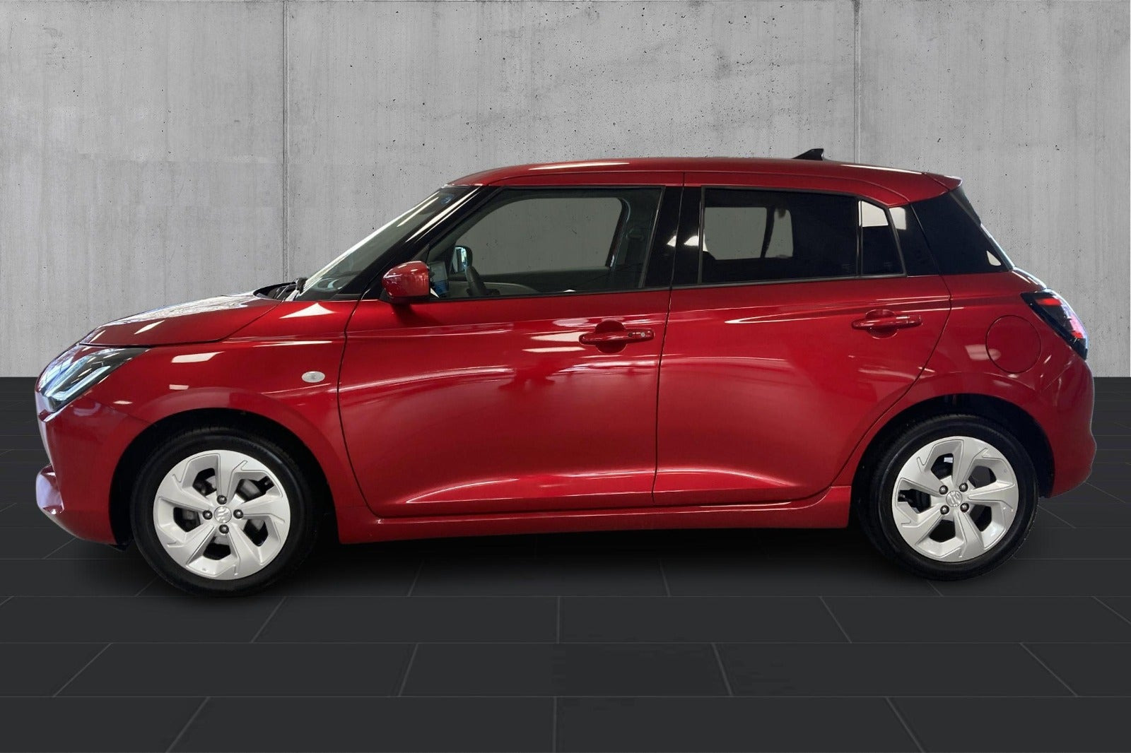 Rød Suzuki Swift fra 2024