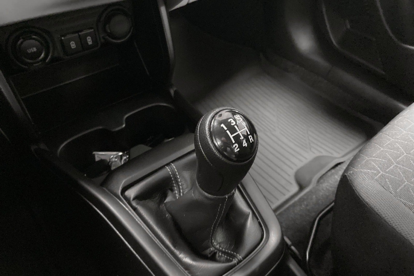 Rød Suzuki Swift fra 2024