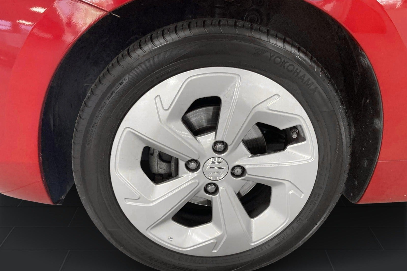Rød Suzuki Swift fra 2024