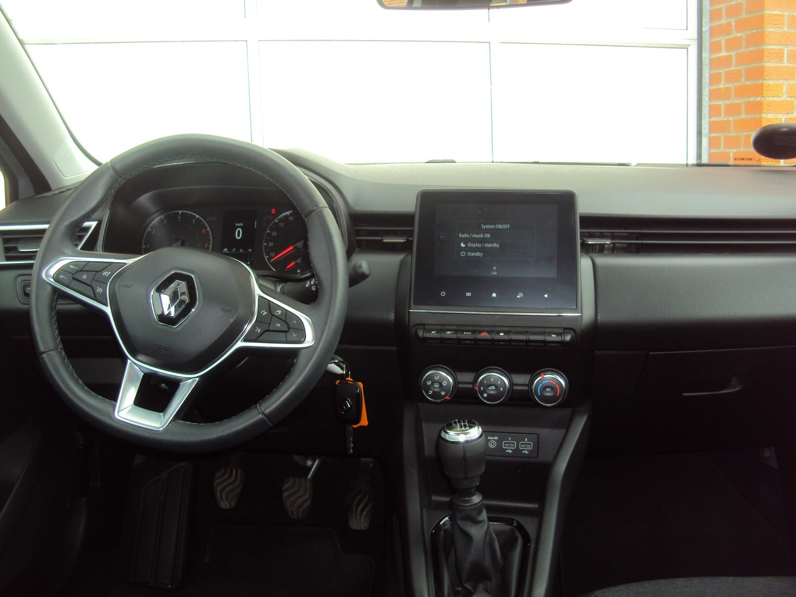 Sølv Renault Clio V fra 2023