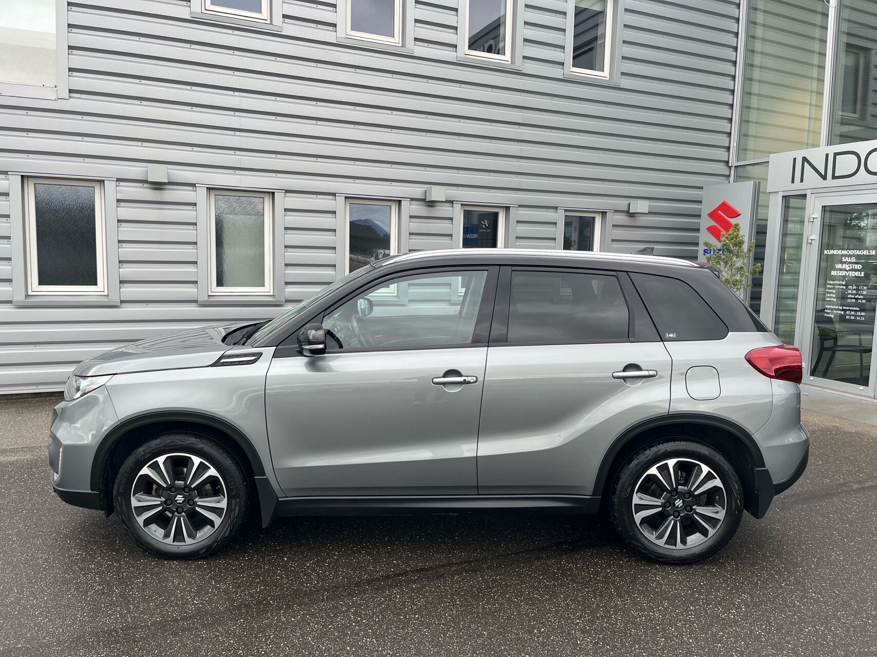 Sort Suzuki Vitara fra 2019