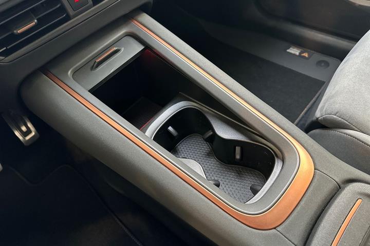 Grå Cupra Born fra 2022