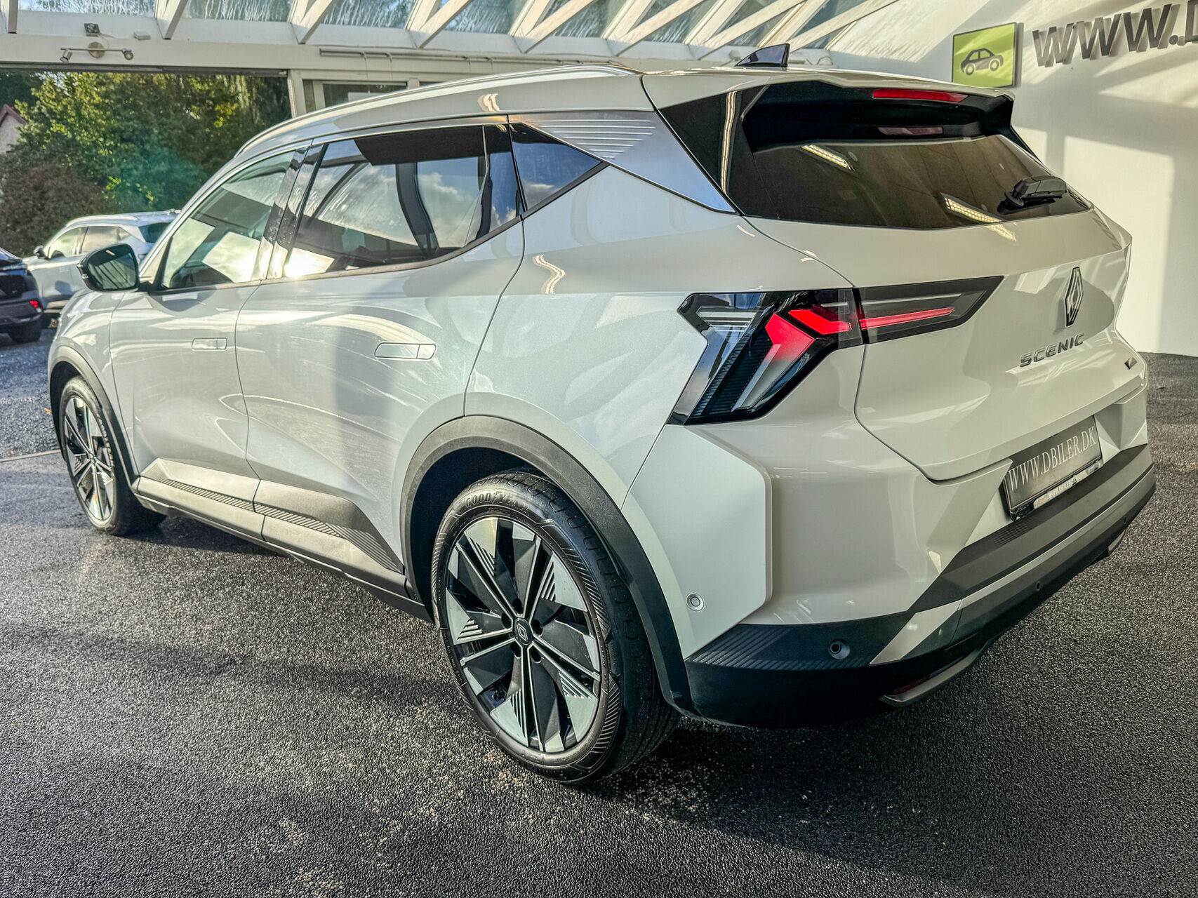 Hvid Renault Scénic fra 2026