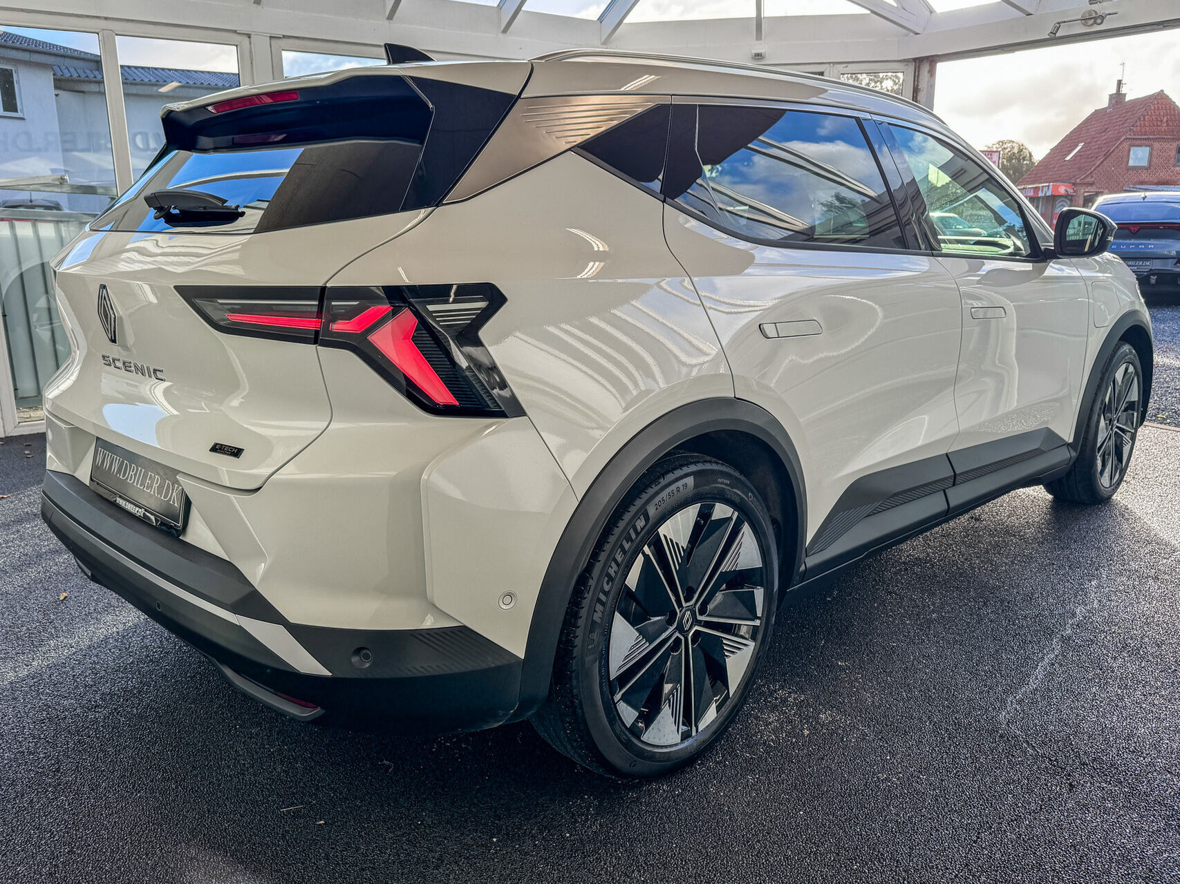 Hvid Renault Scénic fra 2026