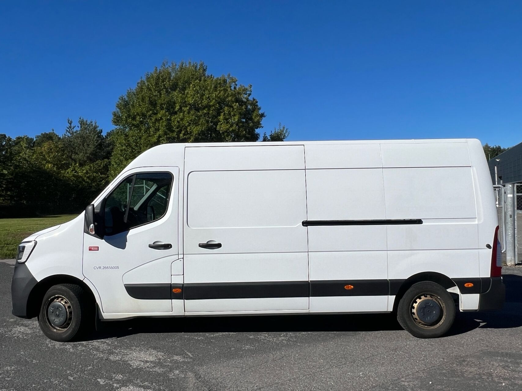 Hvid Renault Master fra 2020
