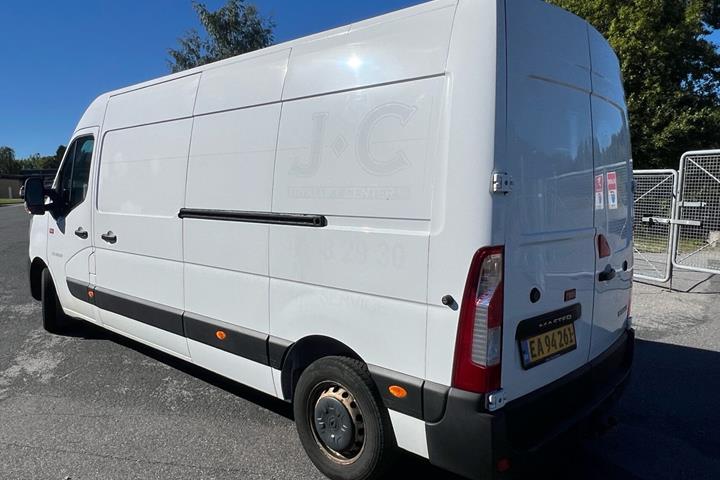 Hvid Renault Master fra 2020