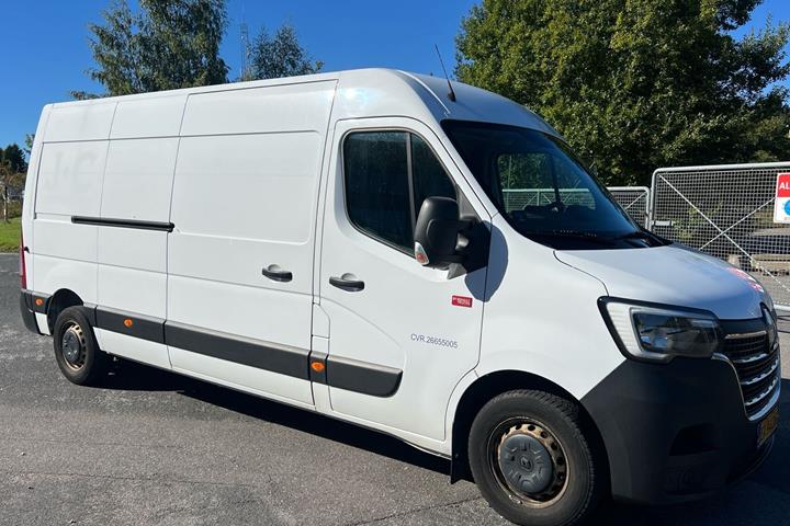 Hvid Renault Master fra 2020