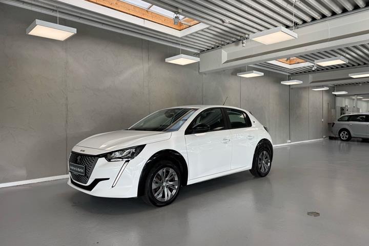 Hvid Peugeot e-208 fra 2023
