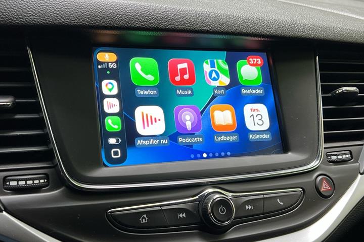 Sølv Opel Astra fra 2019