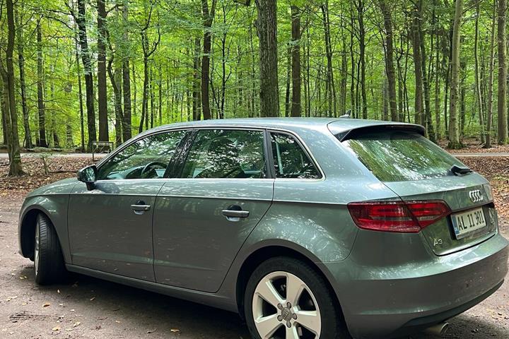 Grå Audi A3 fra 2013