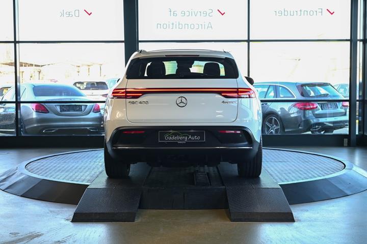 Hvid Mercedes EQC400 fra 2021