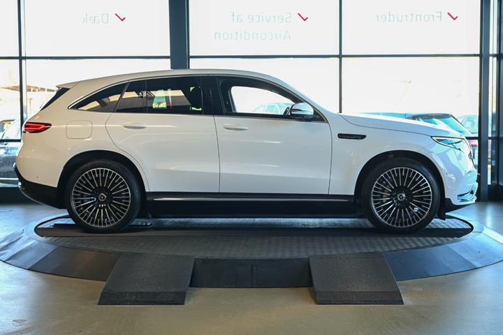 Hvid Mercedes EQC400 fra 2021
