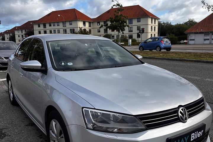 Sølv VW Jetta fra 2011