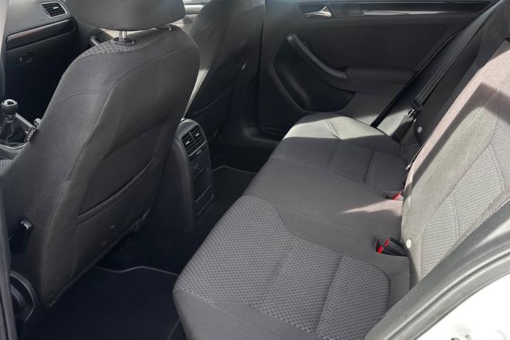 Sølv VW Jetta fra 2011