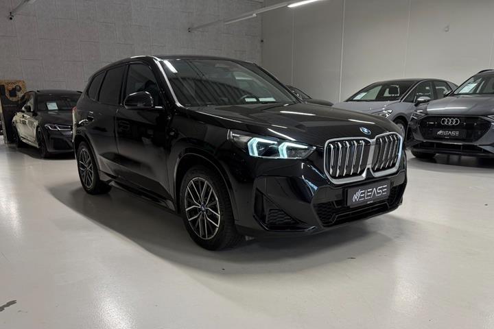 Sort BMW iX1 fra 2023