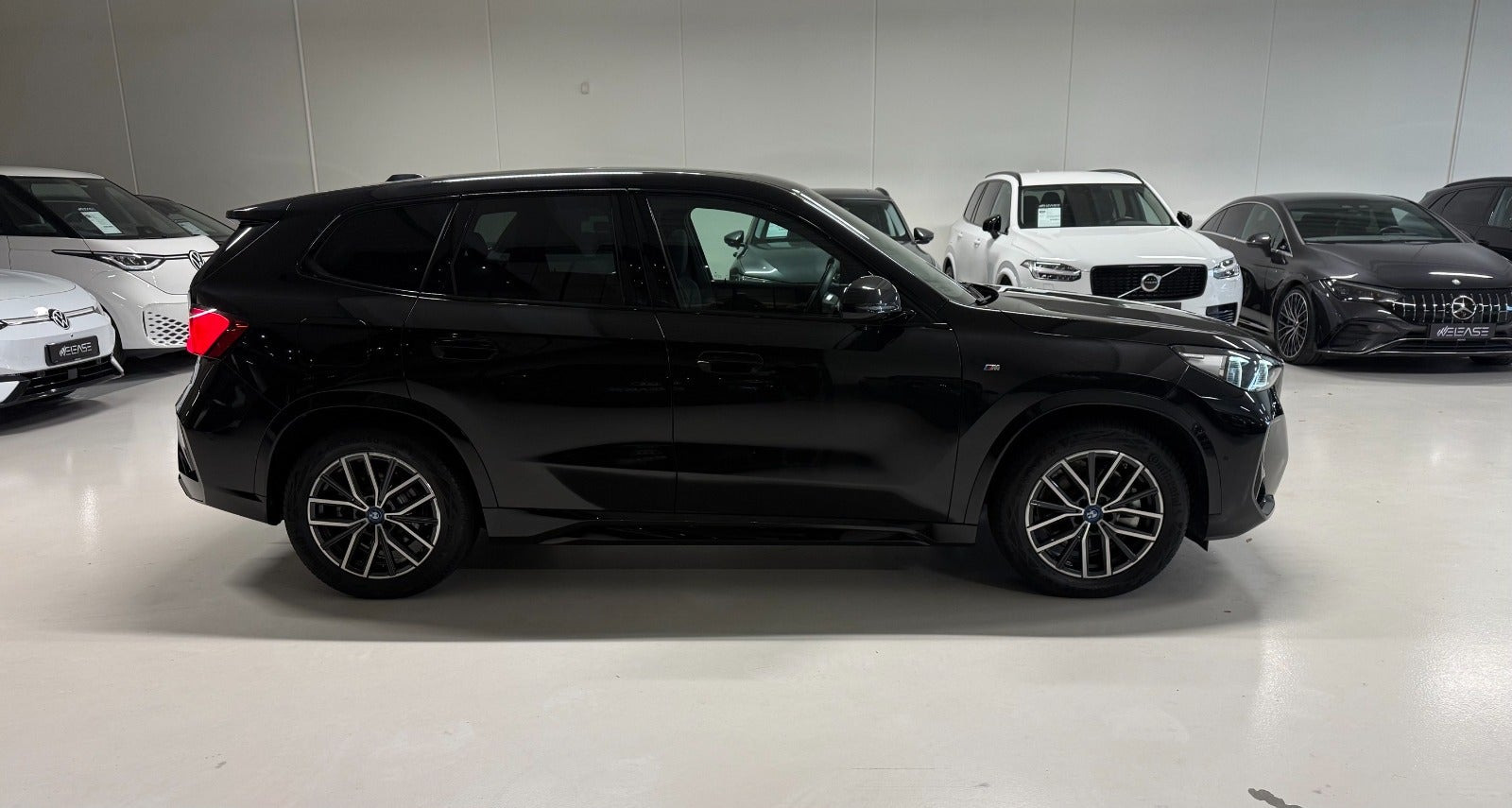 Sort BMW iX1 fra 2023
