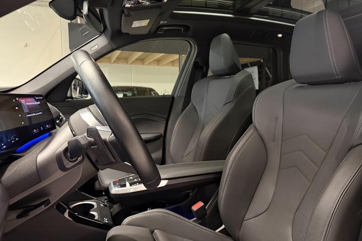 Sort BMW iX1 fra 2023