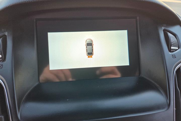 Grå Ford Focus fra 2017