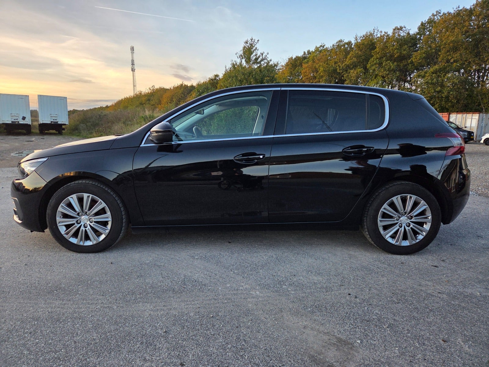 Sort Peugeot 308 fra 2020