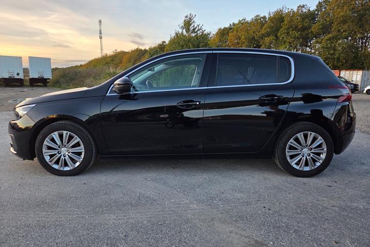 Sort Peugeot 308 fra 2020