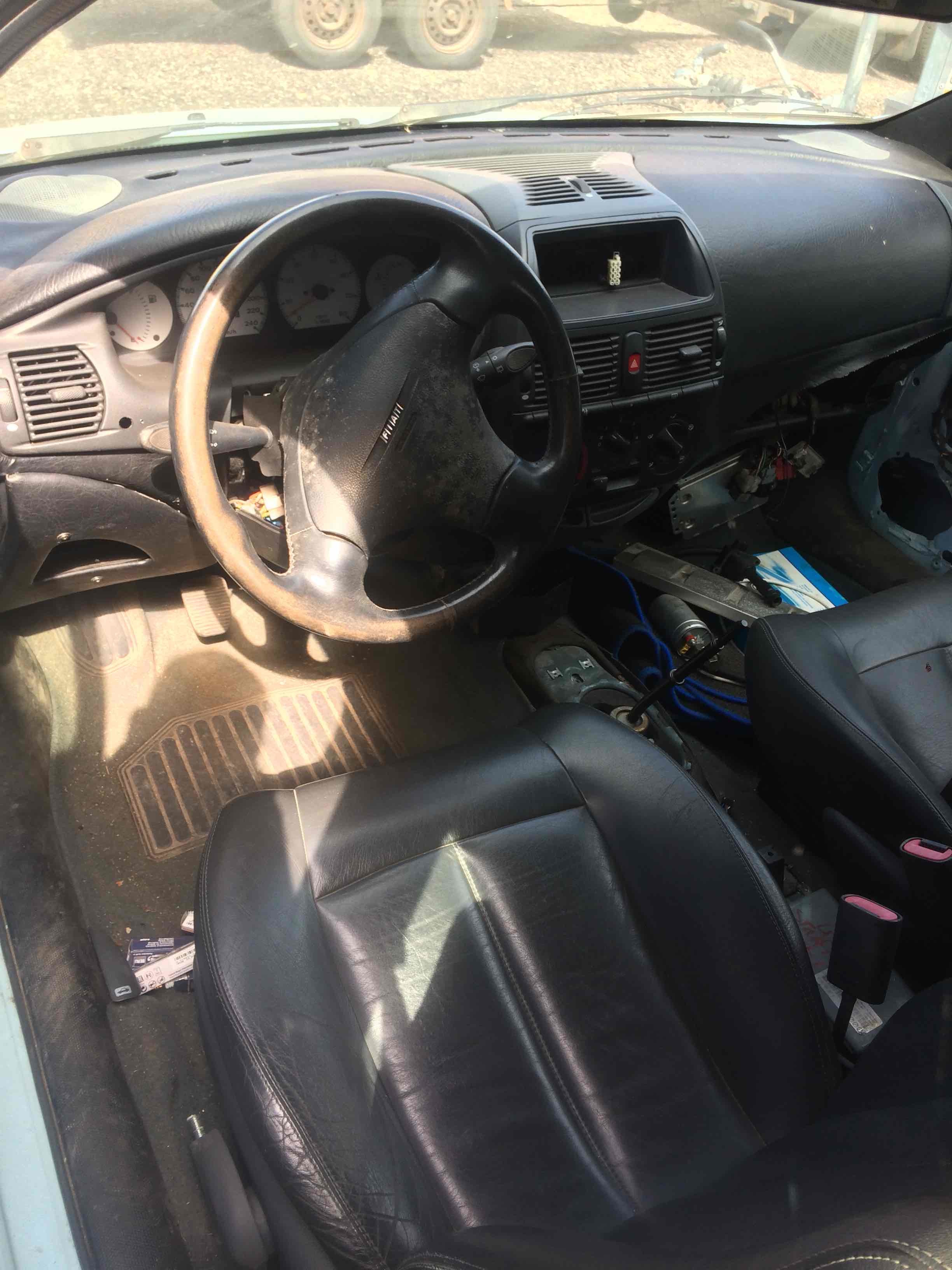 Blå Fiat Bravo fra 1996