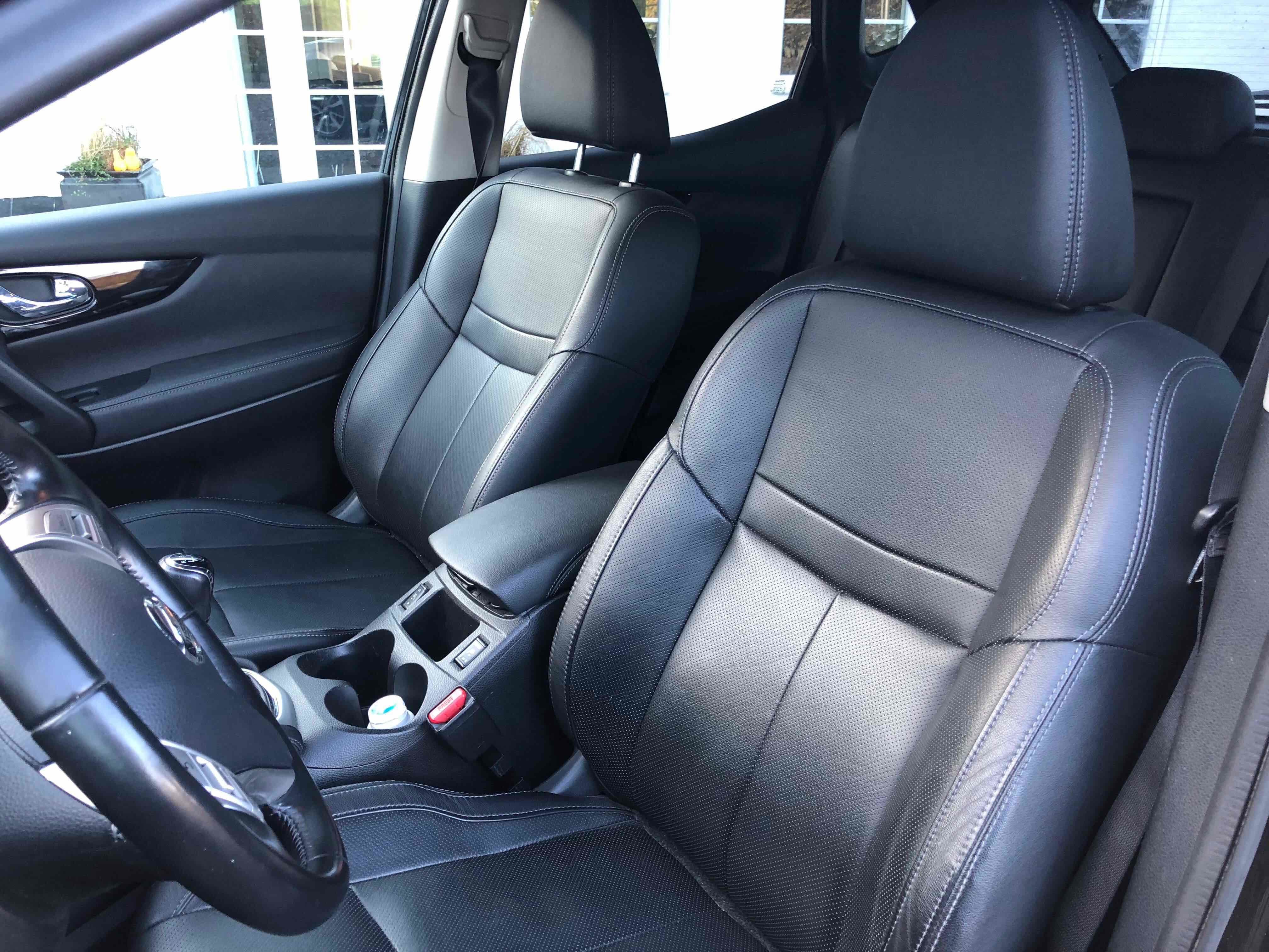 Sort Nissan Qashqai fra 2014