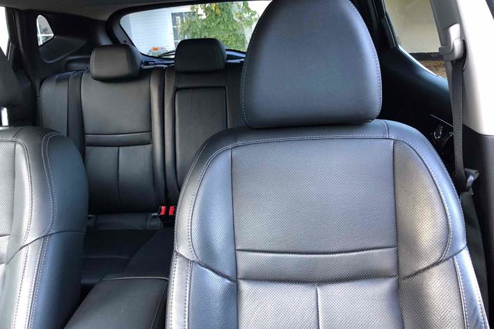 Sort Nissan Qashqai fra 2014