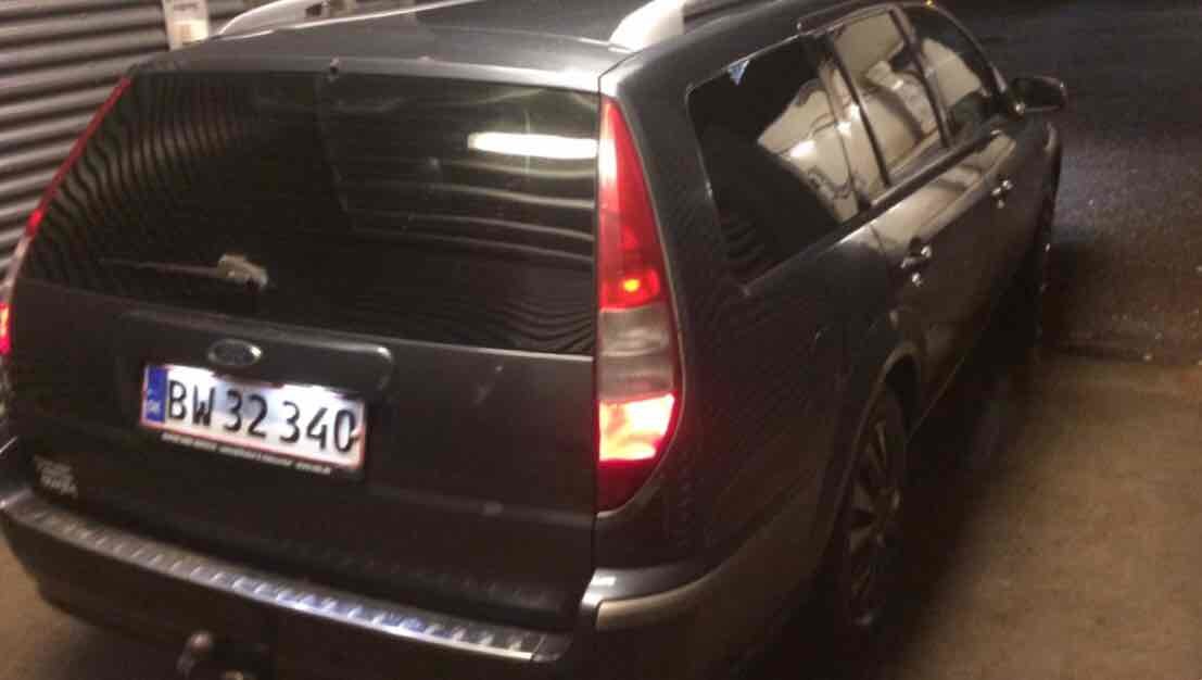 Grå Ford Mondeo fra 2006