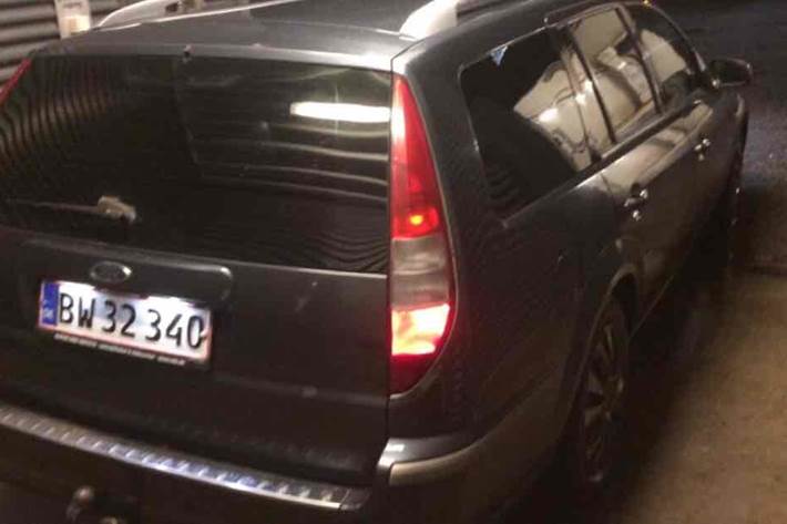 Grå Ford Mondeo fra 2006