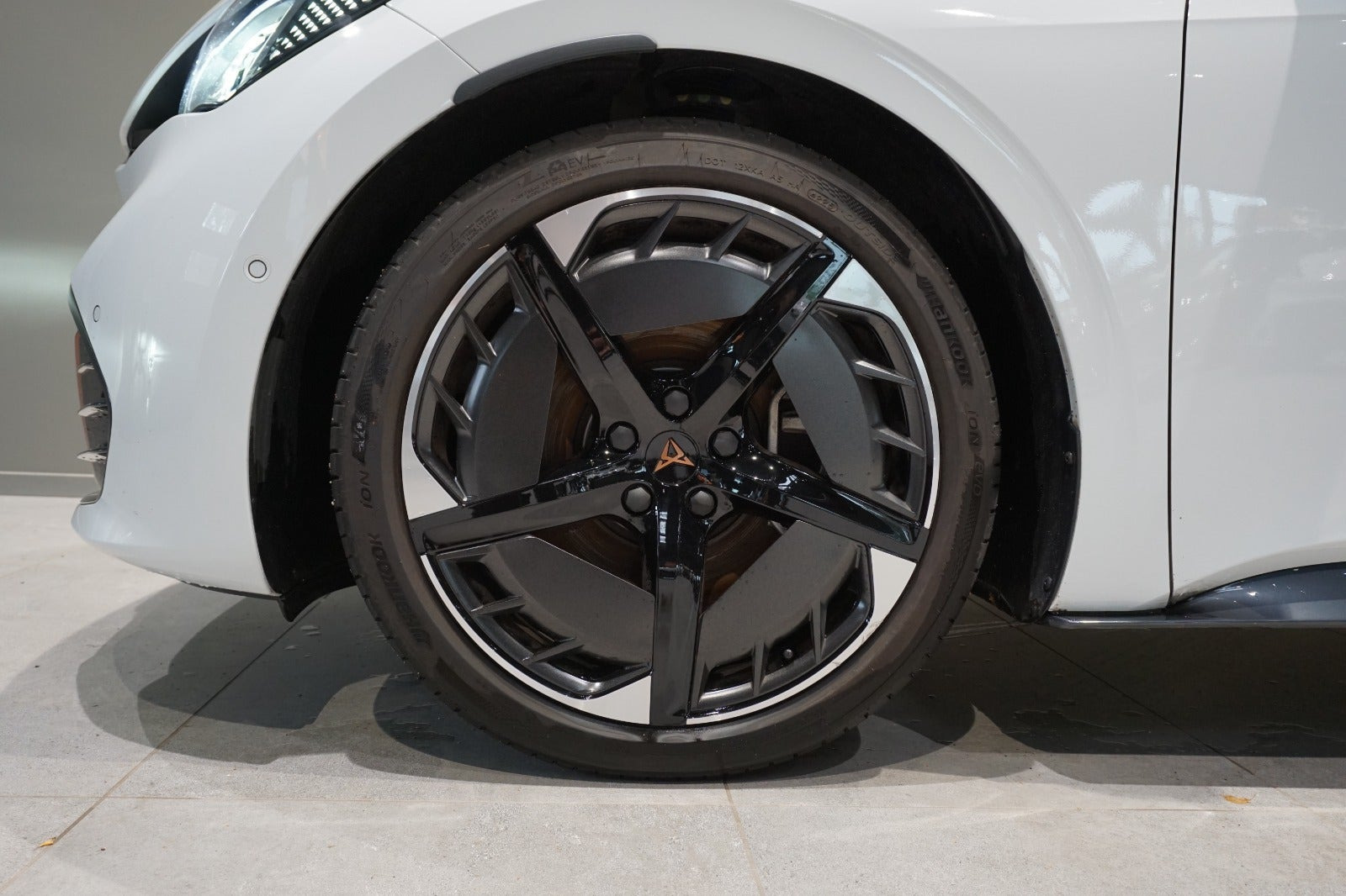 Hvid Cupra Born fra 2026