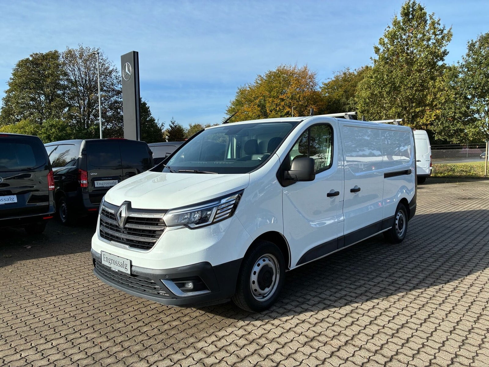 Hvid Renault Trafic fra 2023