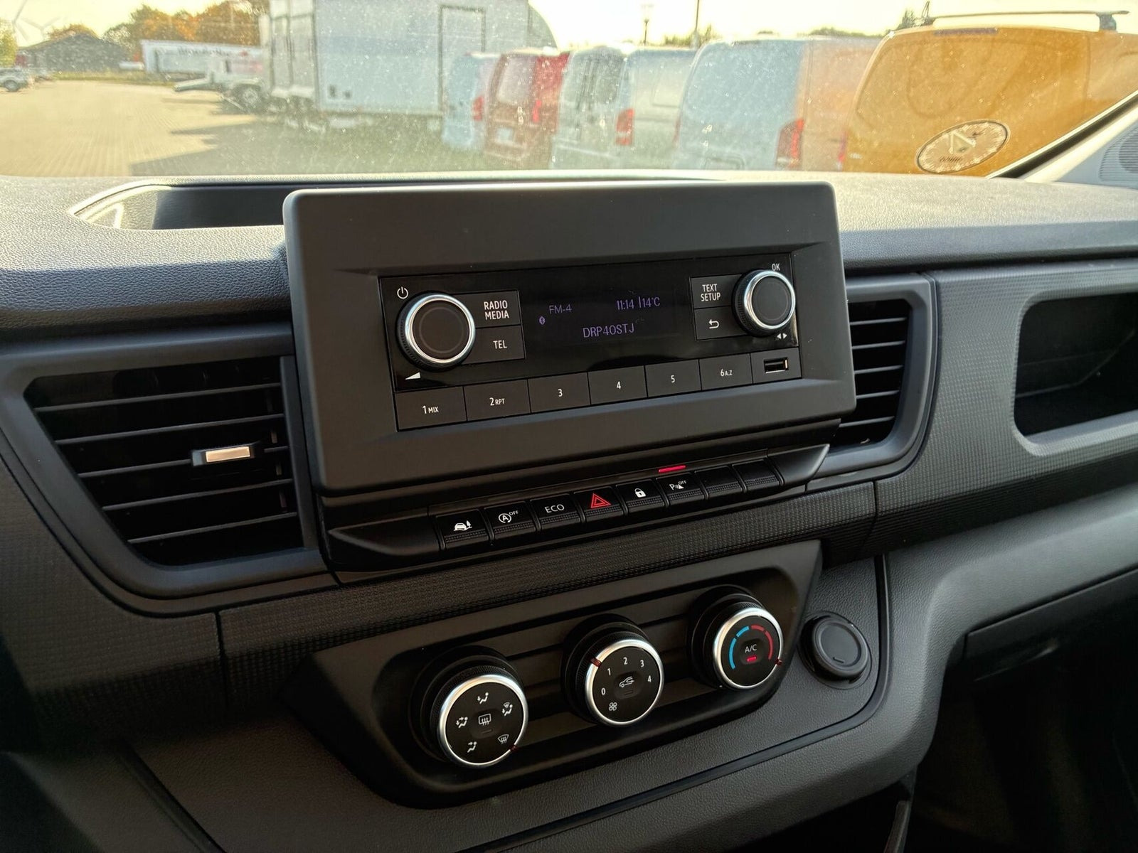 Hvid Renault Trafic fra 2023