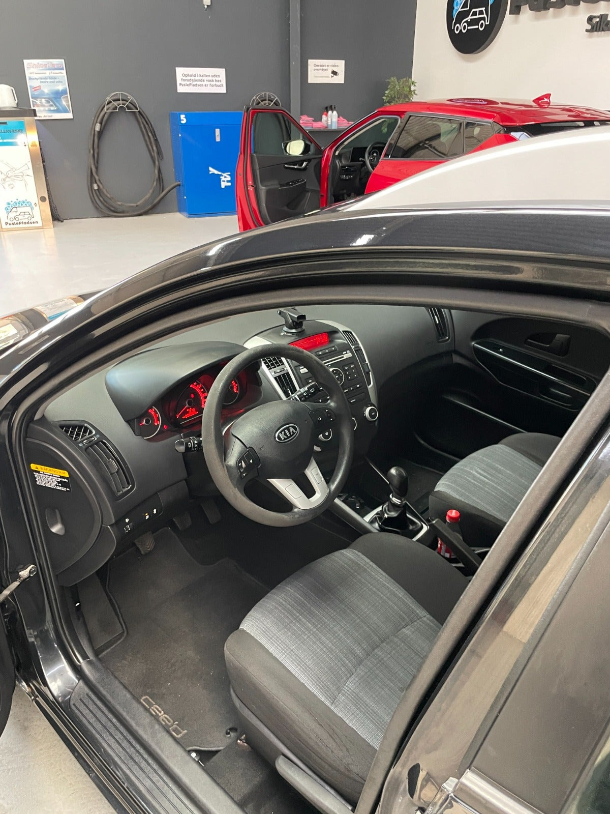Sort Kia Ceed fra 2010