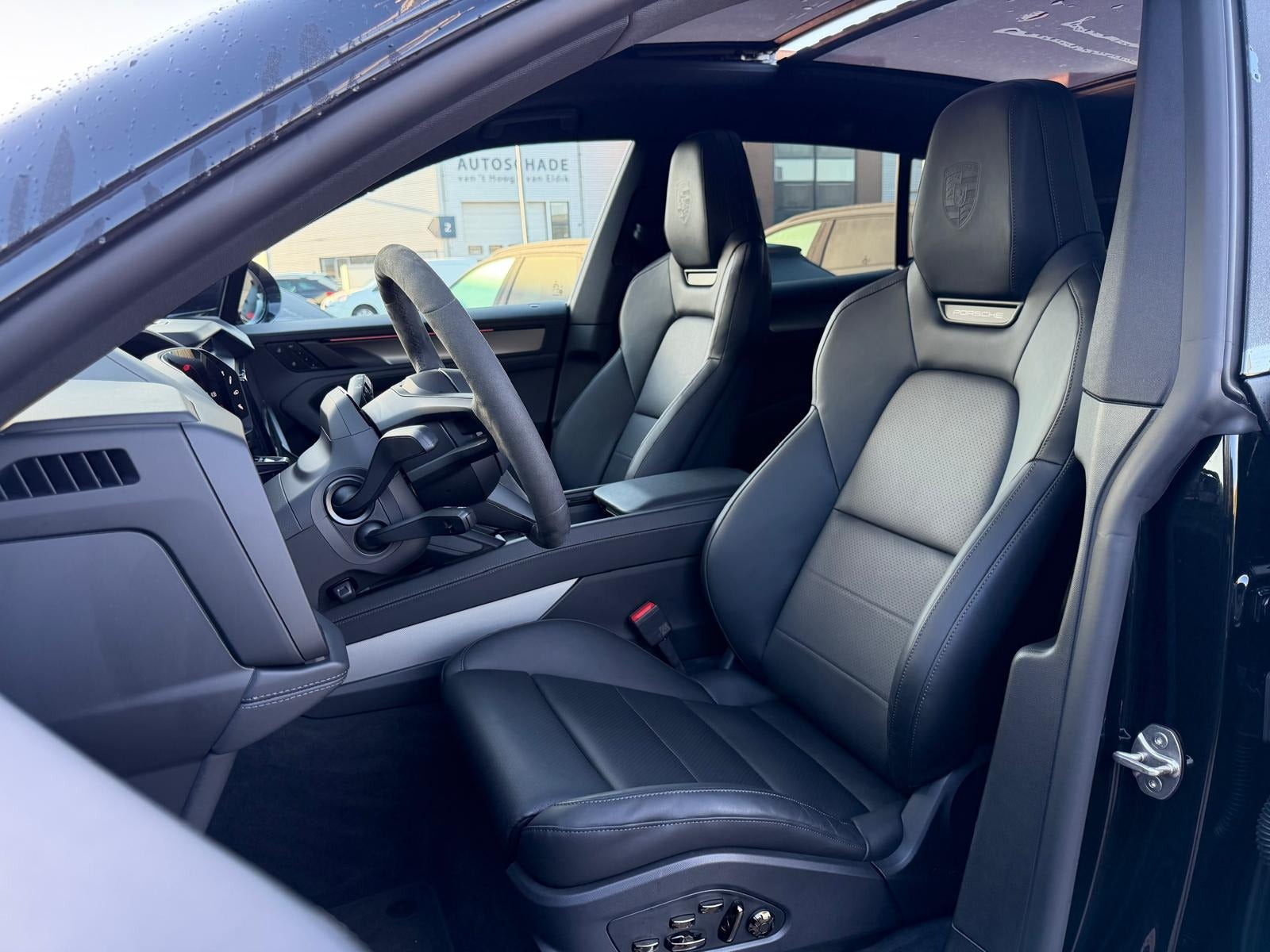 Sort Porsche Cayenne fra 2026