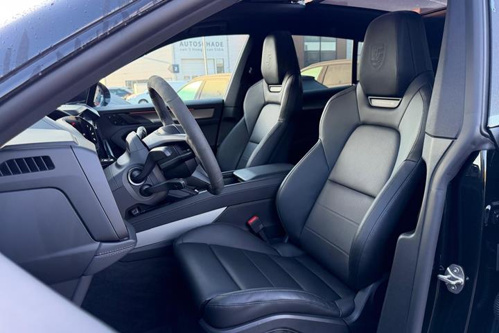 Sort Porsche Cayenne fra 2026