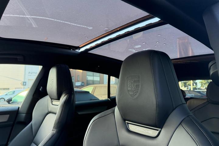 Sort Porsche Cayenne fra 2026