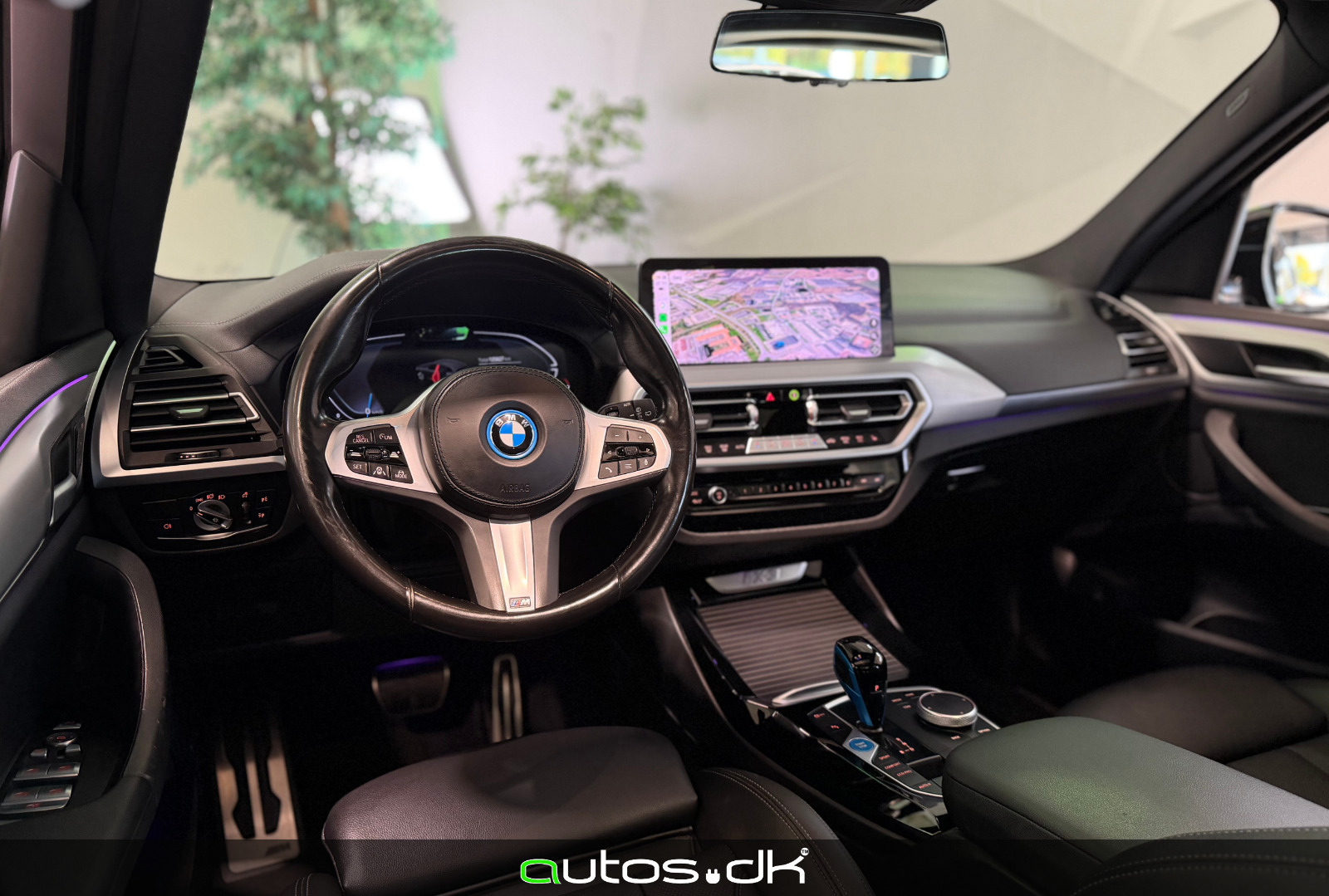 Grå BMW iX3 fra 2022