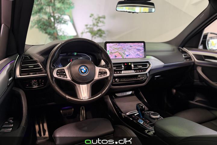 Grå BMW iX3 fra 2022
