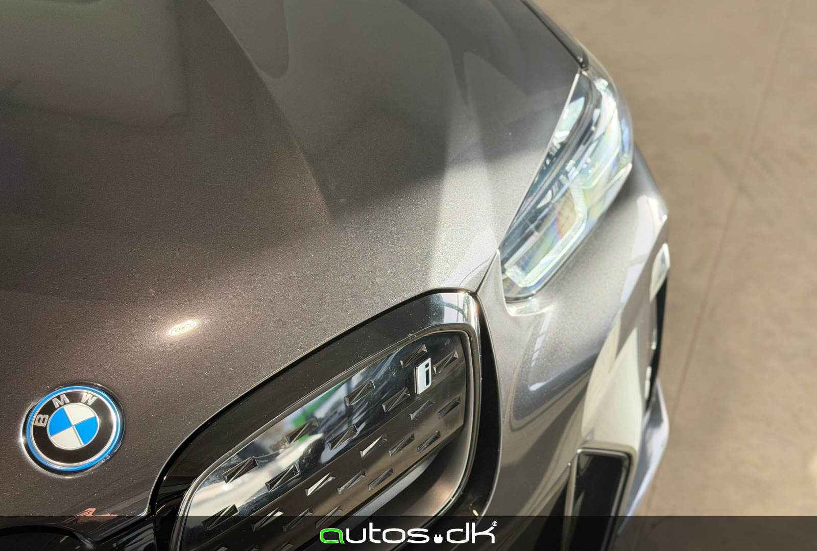 Grå BMW iX3 fra 2022