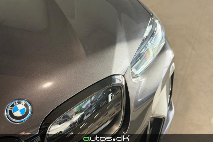 Grå BMW iX3 fra 2022