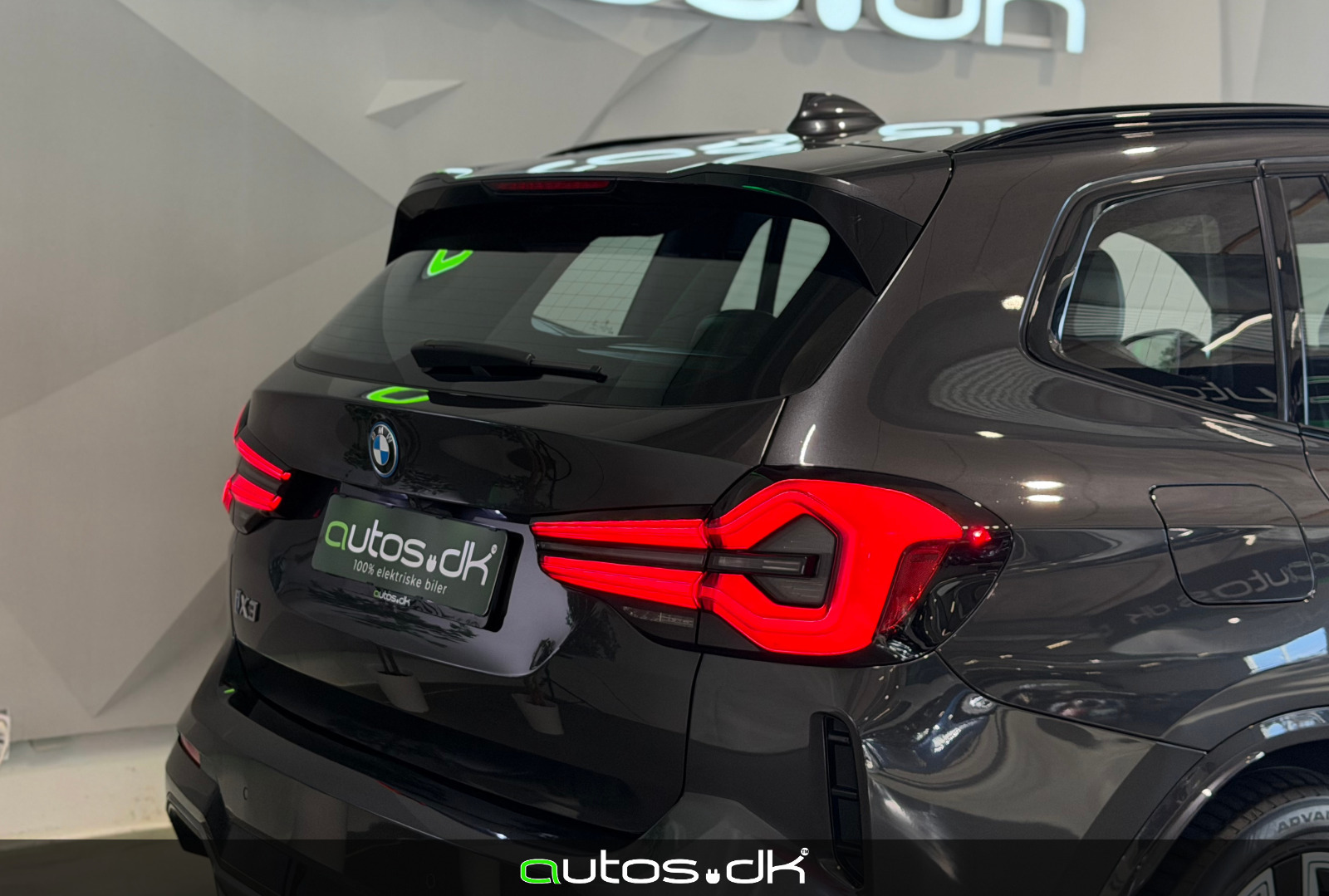 Grå BMW iX3 fra 2022