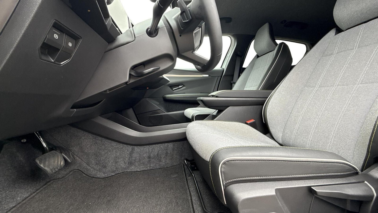 Hvid Renault Megane E-Tech fra 2026