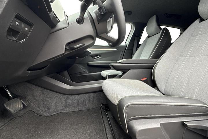 Hvid Renault Megane E-Tech fra 2026